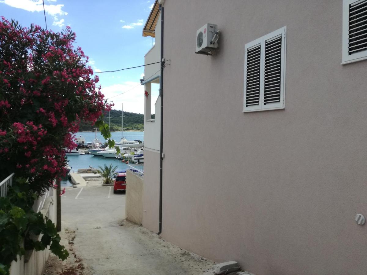 Apartments Nera Tisno Exteriér fotografie